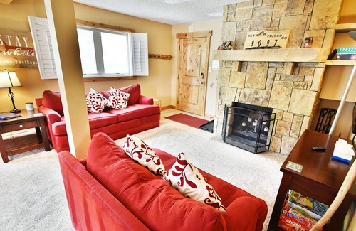 Frisco Condo | Frisco Launchpad– Your Summer Rec Place! Walk to Events, Dining, Shops