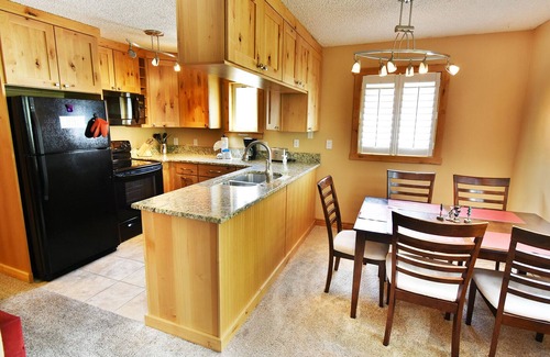 Frisco Condo | Frisco Launchpad– Your Summer Rec Place! Walk to Events, Dining, Shops
