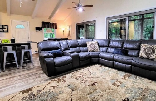 Briar Crest Woods House | Frolic in Fern l Enclosed Deck, Bar, Ski Access