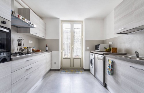 Ruggero Settimo Apartment | From the Baron and Baroness, charm and art's house with terrace