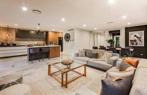 Dunsborough House | Front 9 - A Luxury Golf Lovers Getaway