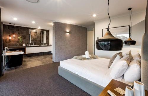 Dunsborough House | Front 9 - A Luxury Golf Lovers Getaway