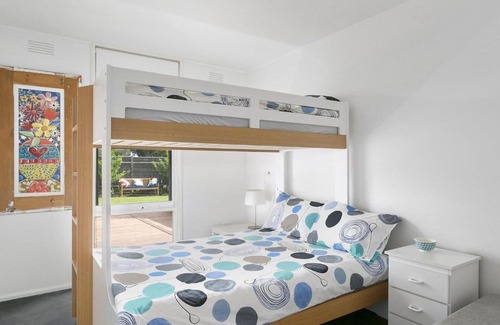 Blairgowrie House | Front Beach Shack - renovated house in a quiet location