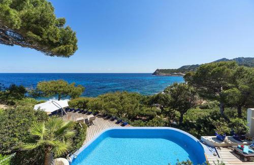 Provensals Villa | Front Line Sea Villa In Mallorca Up to 6 Guests