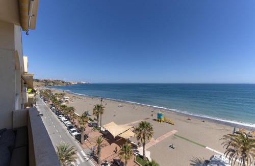 Fuengirola Apartment | Front Row Penthouse Apartment on Carvajal Beach