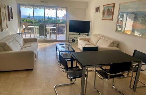 Cros-de-Cagnes Apartment | Front sea Luxury