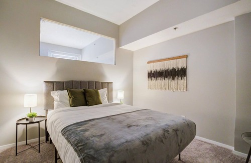Gateway District Apartment | Frontdesk | 2 BR Apt by Progressive Field