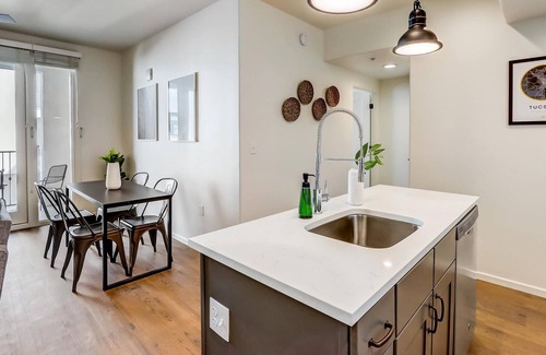 Menlo Park Apartment | Frontdesk | 2 BR Apt close to Downtown