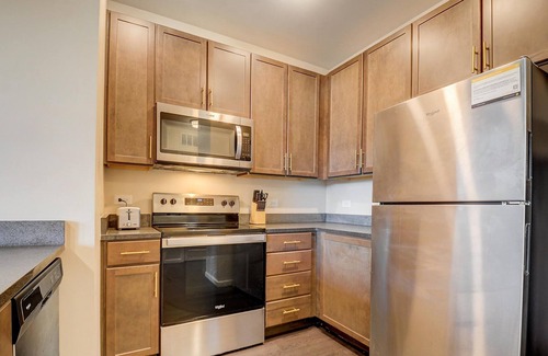 Louisville Apartment | Frontdesk | 2 BR Apt near Churchill Downs