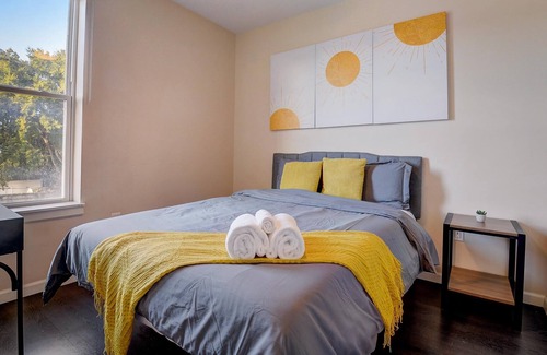 Louisville Apartment | Frontdesk | 2 BR Apt near Churchill Downs