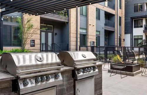Highland Apartment | Frontdesk | 2 BR Apt near Wonderspaces Austin