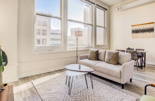 Mile Square Apartment | Frontdesk | 2 BR Apt near Indiana State Fairground