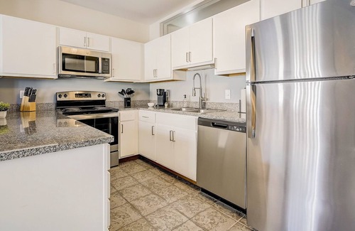Mile Square Apartment | Frontdesk | 2 BR Apt by Indiana State Museum
