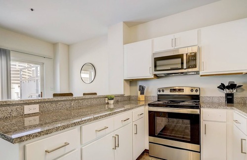 Mile Square Apartment | Frontdesk | 2 BR Apt by Indiana State Museum