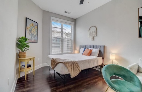 Charlotte Apartment | FRONTDESK Berkshire Dilworth Apts Midtown Charlotte