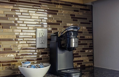 MacGregor Apartment | Frontdesk | Chic Studio Apt Near the Park