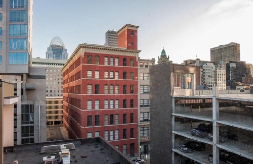 Central Business District Apartment | FRONTDESK East 8 Loft Apts Downtown Cincinnati