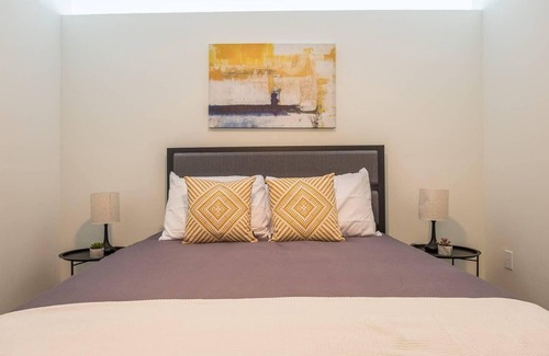 Downtown Kansas City Apartment | Frontdesk | Remarkable 1BR near Convention Center