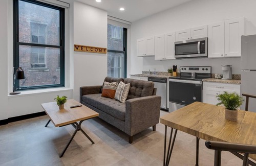 Cultural District Apartment | Frontdesk | Studio Apt by the Phipps Conservatory