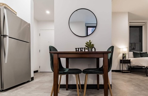 Cultural District Apartment | Frontdesk | Studio Apt close to Andy Warhol Museum
