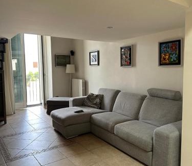 Municipio 5 Apartment | Fronte Porto Home