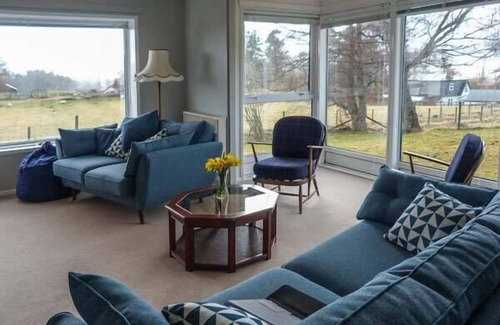 Newtonmore Cottage | Fronthill, NEWTONMORE
