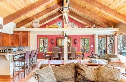 Incline Village Cabin | Frosted Shore by AvantStay | Luxury Lake Views