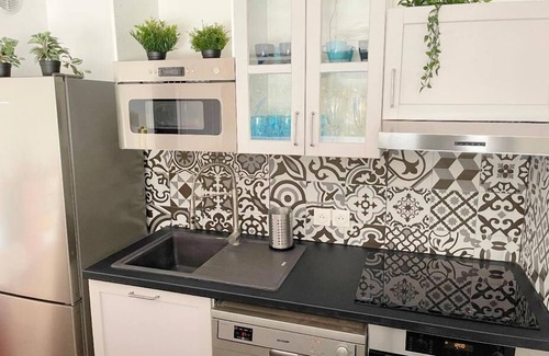 Saint-Denis Apartment | FRUITIERS3 : 4 BR with terrace and safe parking