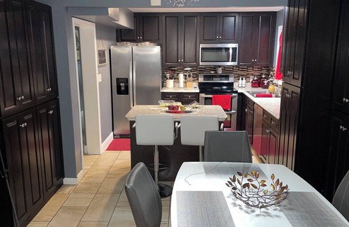 Tallahassee House | FSU Family Home - Sleeps 8