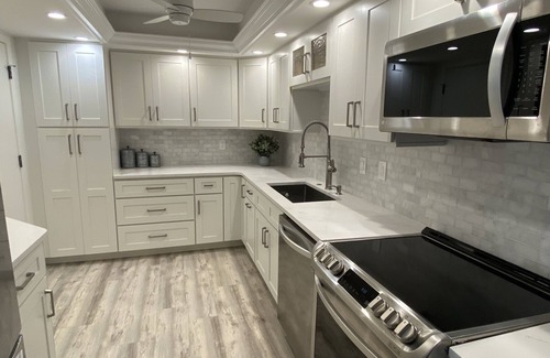 South Island Condo | Ft. Myers Beach Ocean Front 2 BR/2 Bath Condo in Creciente- fully updated!