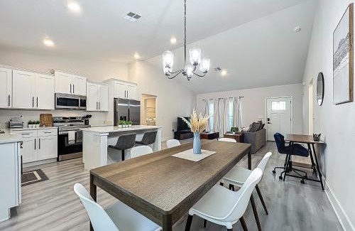 Historic Downtown House | Full 3 BR 2 BA Home in Ocala Close to Key Sights