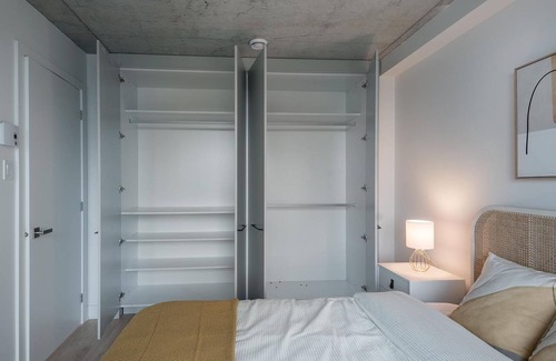 Griffintown Apartment | FULL City View High-rise modern new living