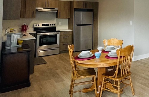 Langford House | Full Comfy&Private Suite with a Yard for Your Getaway in Bear Mountain, Victoria