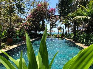 East Ham Tien Beach Resort | Full Moon Beach Resort