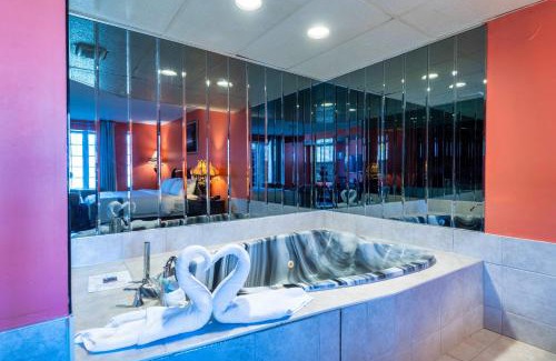 Niagara Falls Hotel | Fullerton Manor Inn