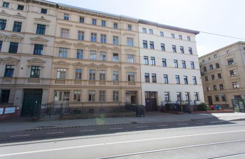 Halle Apartment | FullHouse - Halle - T28 - Deer Apartment