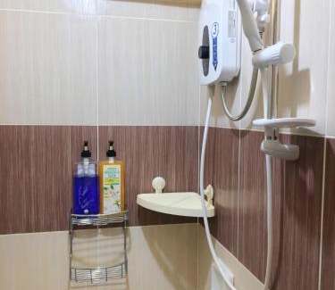 Puerto Princesa City Centre House | Fully AC 3BR House for 8pax near Airport and SM with 100mbps Wifi