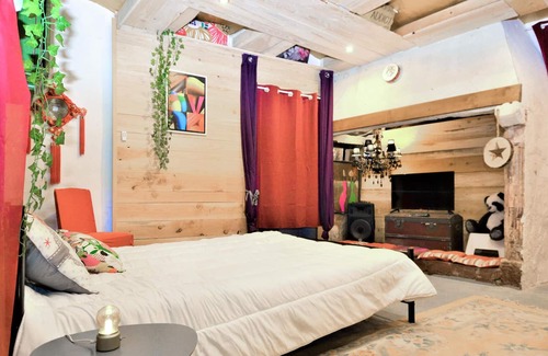 Salazac House | Fully air-conditioned detached village house in a small village in the countryside.