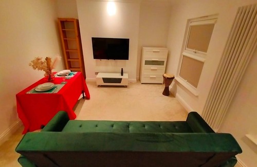 Leyton Apartment | Fully-equipped Flat in the City of London