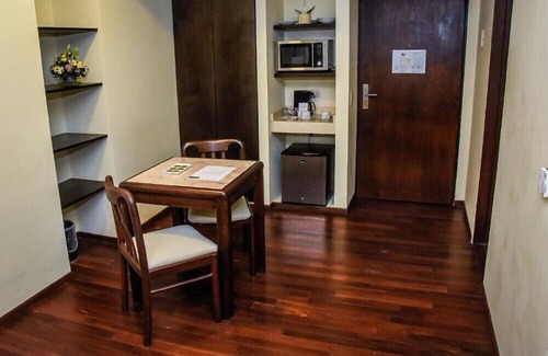 El Centro Hotel | Fully-equipped Junior Suite in the City Center