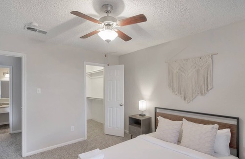 Midland Condo | Fully Equipped Kitchen Midland Apt Fitness Ctr