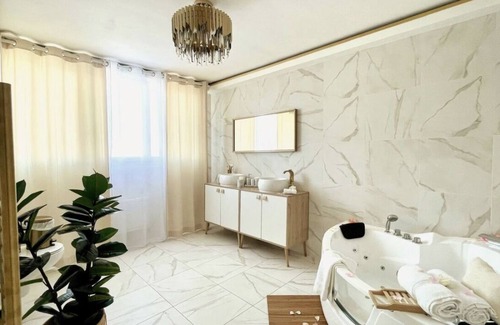 Gare Apartment | Fully equipped luxury apartment with jacuzzi and sauna 4 minutes from the beach