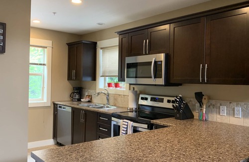 Regional District of Nanaimo Cottage | Fully-equipped near Rathtrevor Beach!