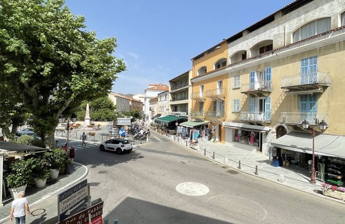 Saint-Florent Apartment | Fully equipped T3 in the center of town 100m from the marina