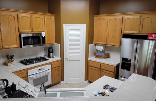 Greenacres House | Fully furnished 4BR House at safe classy SW Neighborhood up to 12 guests