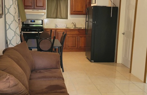 Half Moon Bay Apartment | FULLY FURNISHED APARTMENT 2 MINUTES FROM RESTAURANTS AND BEACH