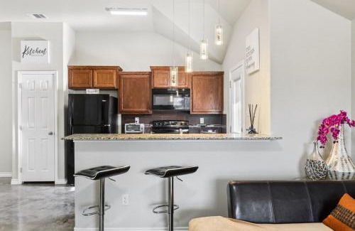 Copperas Cove Apartment | Fully furnished Copperas cove home, 3 bedrooms and 2 bathrooms, an office,WiFi and garage
