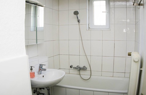 Ruettenscheid Apartment | fully furnished apartment (500 m to the fair)