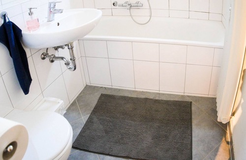 Ruettenscheid Apartment | fully furnished apartment (500 m to the fair)