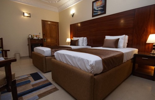 D.H.A. Hotel | Fully Furnished Deluxe King/Twin with Complete Amenities.